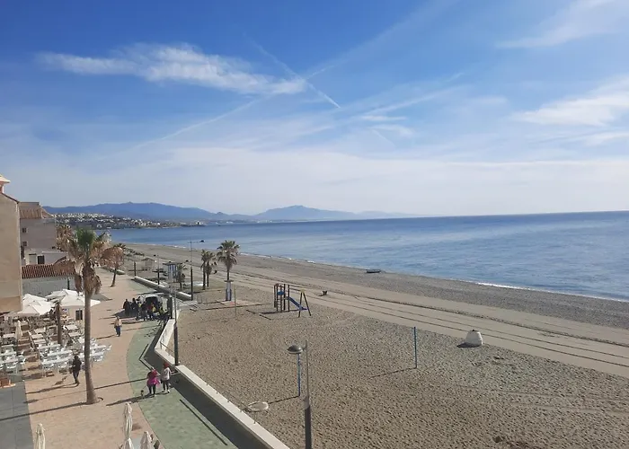 Primera Linea De Playa A 10 Min Estepona
