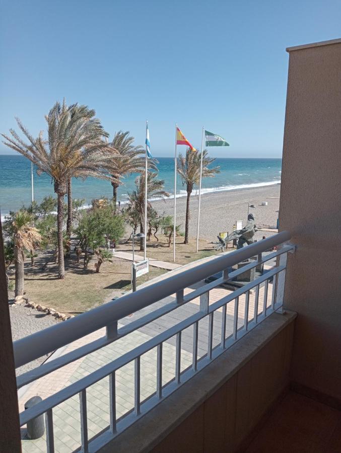 Primera Linea De Playa A 10 Min Estepona *